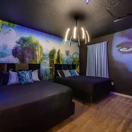 Epic 12 Bedroom Home With Private Pool